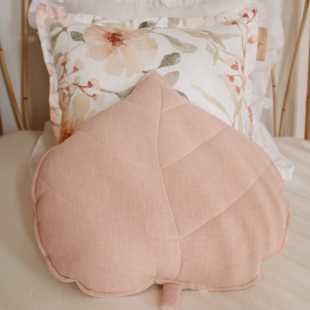 coussin en lin feuille light pink
