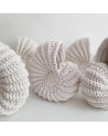 Coquillage rond crème en crochet
