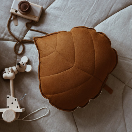 coussin feuille en lin caramel - Moimili