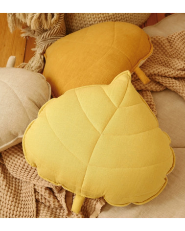 Coussin décoratif feuille en lin miel