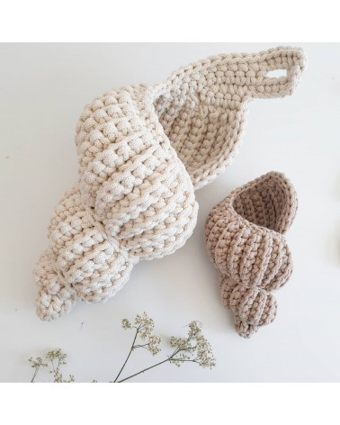 coquillage long en crochet crème