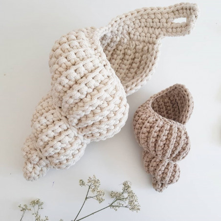 coquillage long en crochet crème