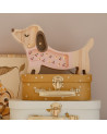 lampe veilleuse en bois mini chien en rose avec petites cerises