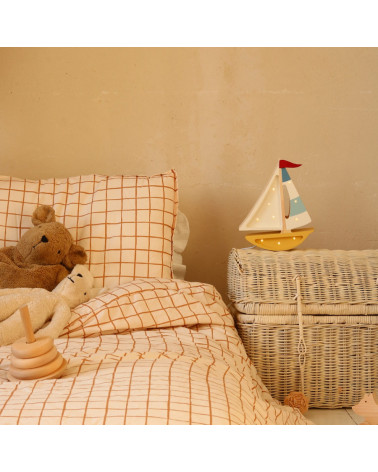 Mini veilleuse en bois - voilier moutarde