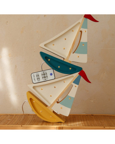 Mini veilleuse en bois - voilier moutarde