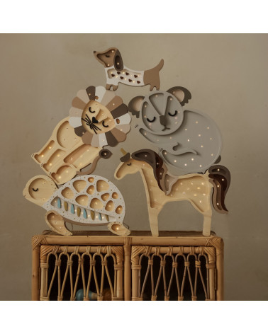 Lampe veilleuse en bois mini chien - cœurs chocolat