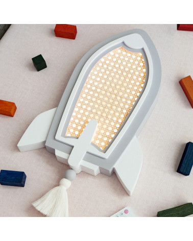 Lampe veilleuse en bois et rotin - fusée